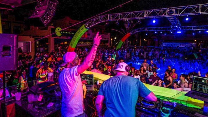 DJ en la noche